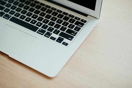 silver MacBook Air turned off thumbnail
