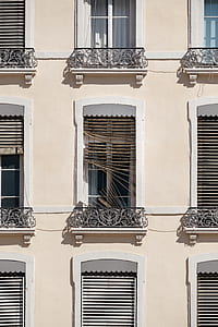 brown and white windowpane thumbnail