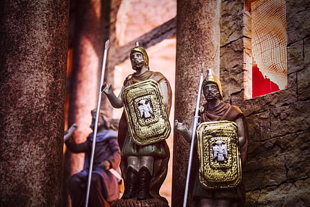 male figurine thumbnail