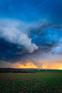 photography of stormy day thumbnail