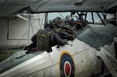 people riding on plane thumbnail