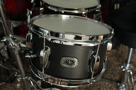 gray and black snare drum thumbnail