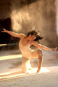 woman dancing contemporary dance thumbnail