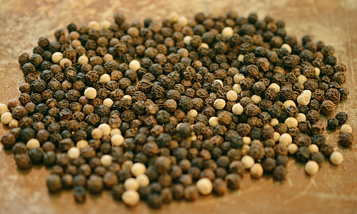 brown and black peppers thumbnail