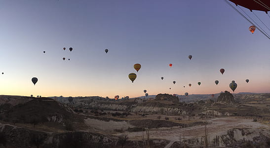 assorted flying hot air balloons thumbnail