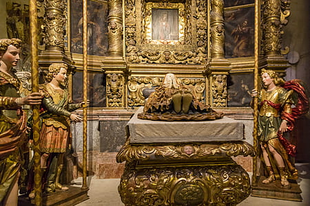 sacred monument figurines thumbnail