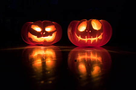 two orange Jack'O' Lanterns thumbnail