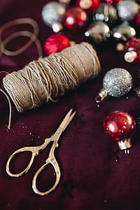 Burgundy Christmas Decorations thumbnail