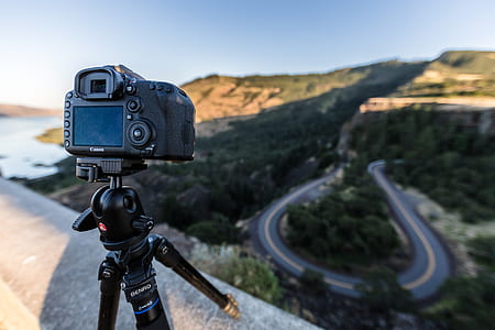 black DSRL camera on selective focus photo thumbnail