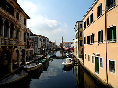 Venice during daytime thumbnail