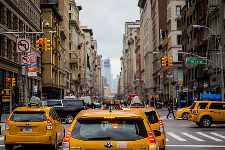 shallow focus photography of taxis thumbnail