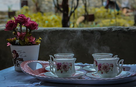 Tilt-shift Photography White-and-green Floral Teacup Set thumbnail