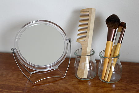 brown wooden comb thumbnail