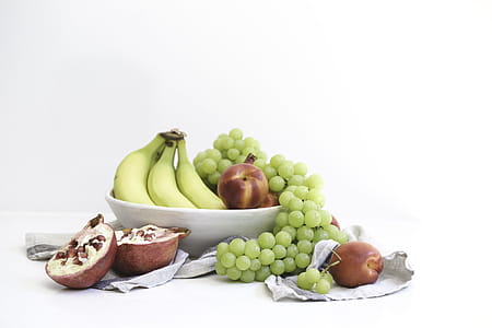 Fruit Bowl With Linnens Photo thumbnail