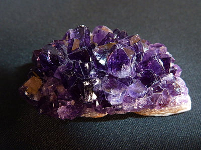 purple gemstone table decor thumbnail