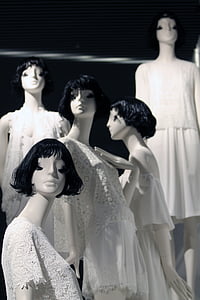 photo of female mannequins thumbnail