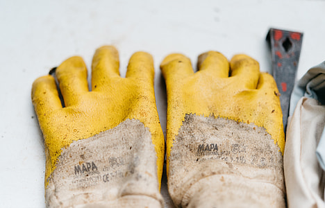 pair of yellow-and-brown Mapa gloves thumbnail