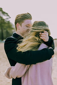 Man Kissing Woman thumbnail