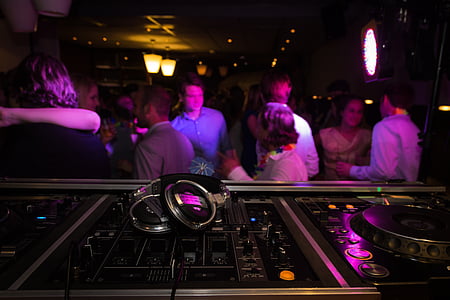 people dancing inside bar thumbnail