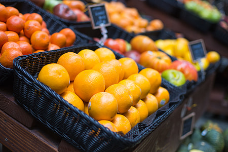 Fresh Oranges on Small Farmer’s Market thumbnail