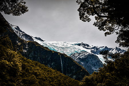 snow mountain during daytime thumbnail