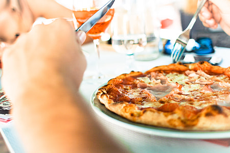 Eating Pizza thumbnail