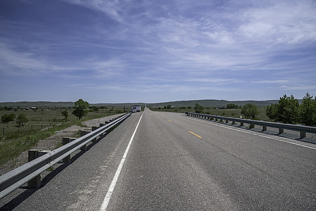 Montana road landscape under the skies thumbnail