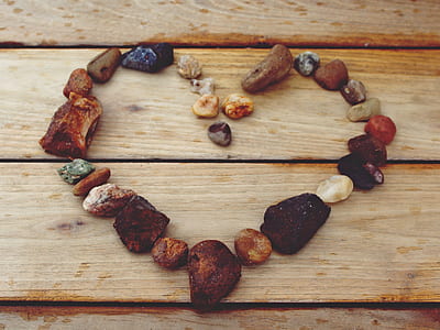 heart-shape brown stones thumbnail