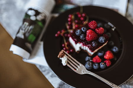 Cheesecake with blueberries and raspberries thumbnail