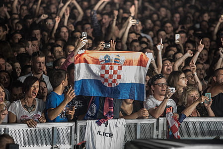 people holding flag of Croatia thumbnail