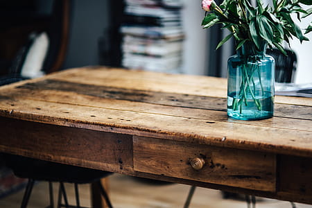 Modern interior with dining table and chairs thumbnail