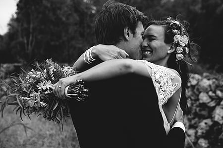 man and woman kissing while hugging each other thumbnail