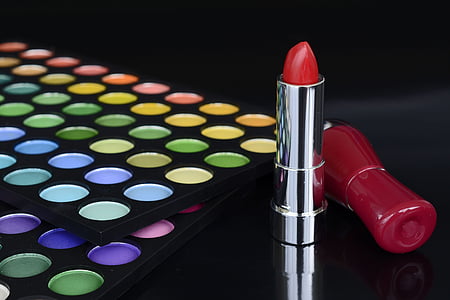 photo of red lipstick thumbnail