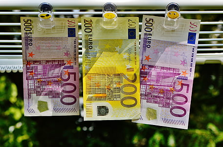 three banknotes thumbnail