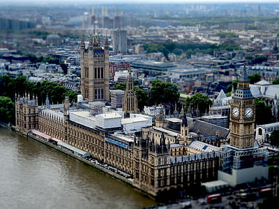 aerial photo of Westminster palace thumbnail