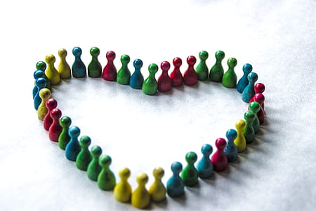 assorted-color beads formed heart shape thumbnail
