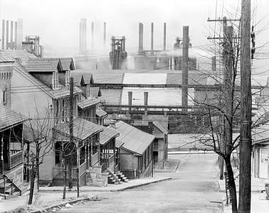 South Bethlehem in 1935, looking north to houses and Bethlehem Steel in Pennsylvania thumbnail