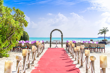 beach wedding setting thumbnail
