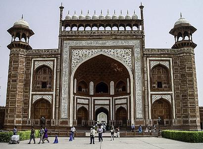 Gate to Taj Mahal, India thumbnail