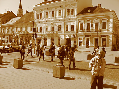 Eroilor Avenue in Cluj-Napoca, Romania thumbnail