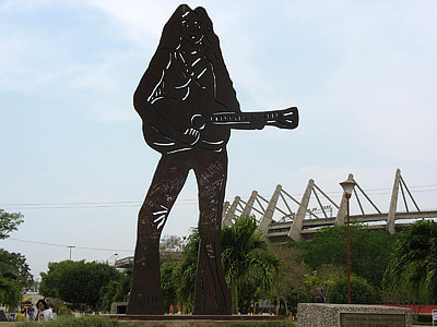 Shakira Singer Statue in Baranquilla, Colombia thumbnail
