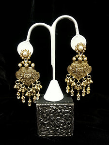 Jewelry, Wedding Reception thumbnail
