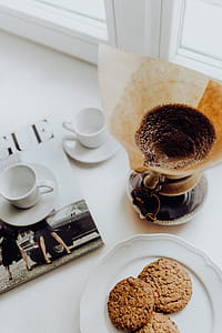 Brewing third wave coffee with Chemex thumbnail