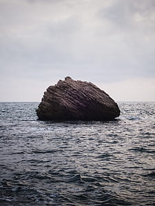 brown rock formation thumbnail