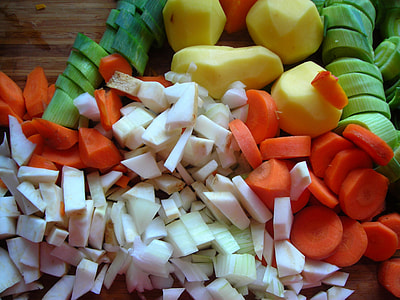 sliced variety of vegetables thumbnail