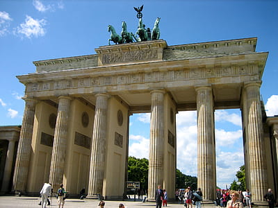 horses over arc landmark thumbnail
