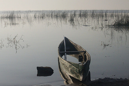 gray boat on lake thumbnail