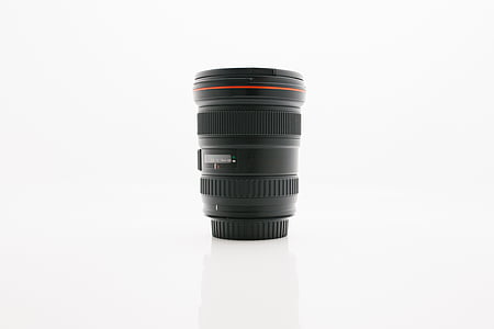 black camera lens thumbnail