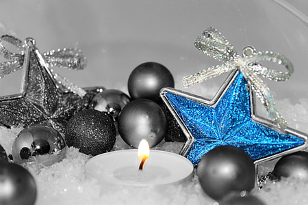 silver-colored star ornament thumbnail