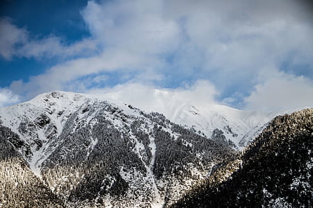 mountains covered with snw thumbnail